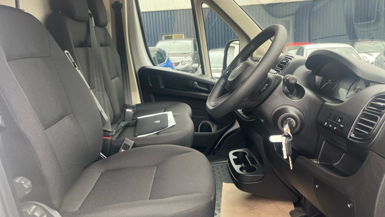 Peugeot Boxer 3500 Heavy L4 Diesel 2.2 BlueHDi 140 H2 Van Professional